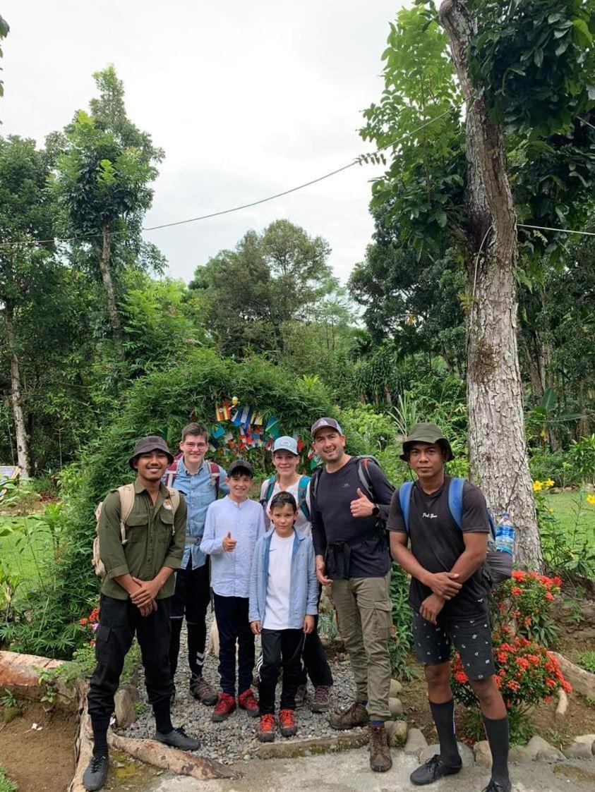 Wisma Batu Mandi Bukit Lawang Eksteriør bilde